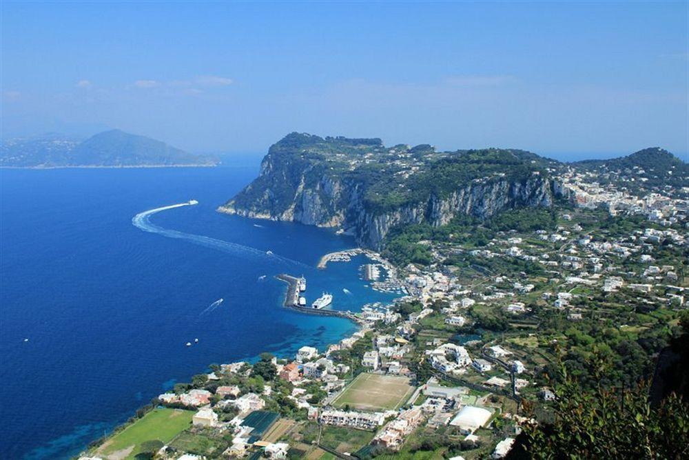 Capri Inn Extérieur photo
