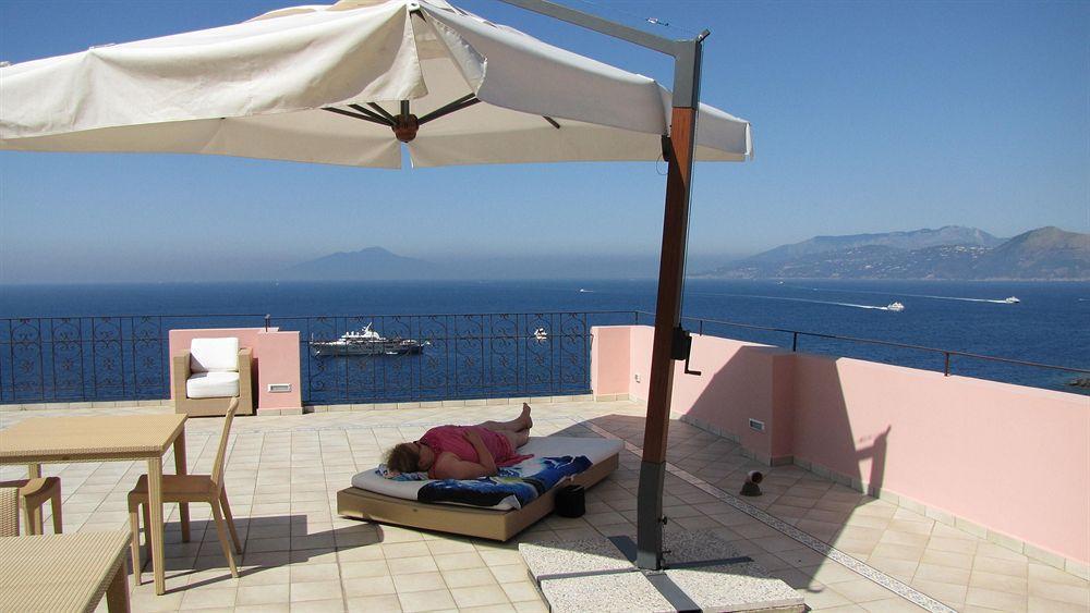 Capri Inn Extérieur photo