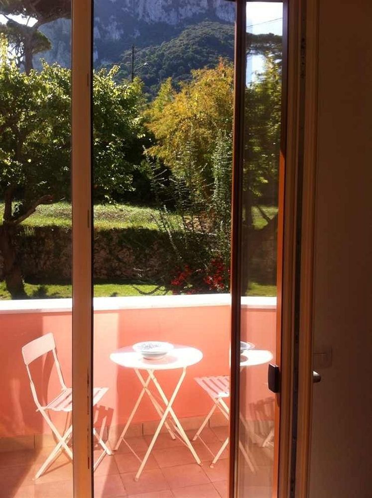 Capri Inn Extérieur photo