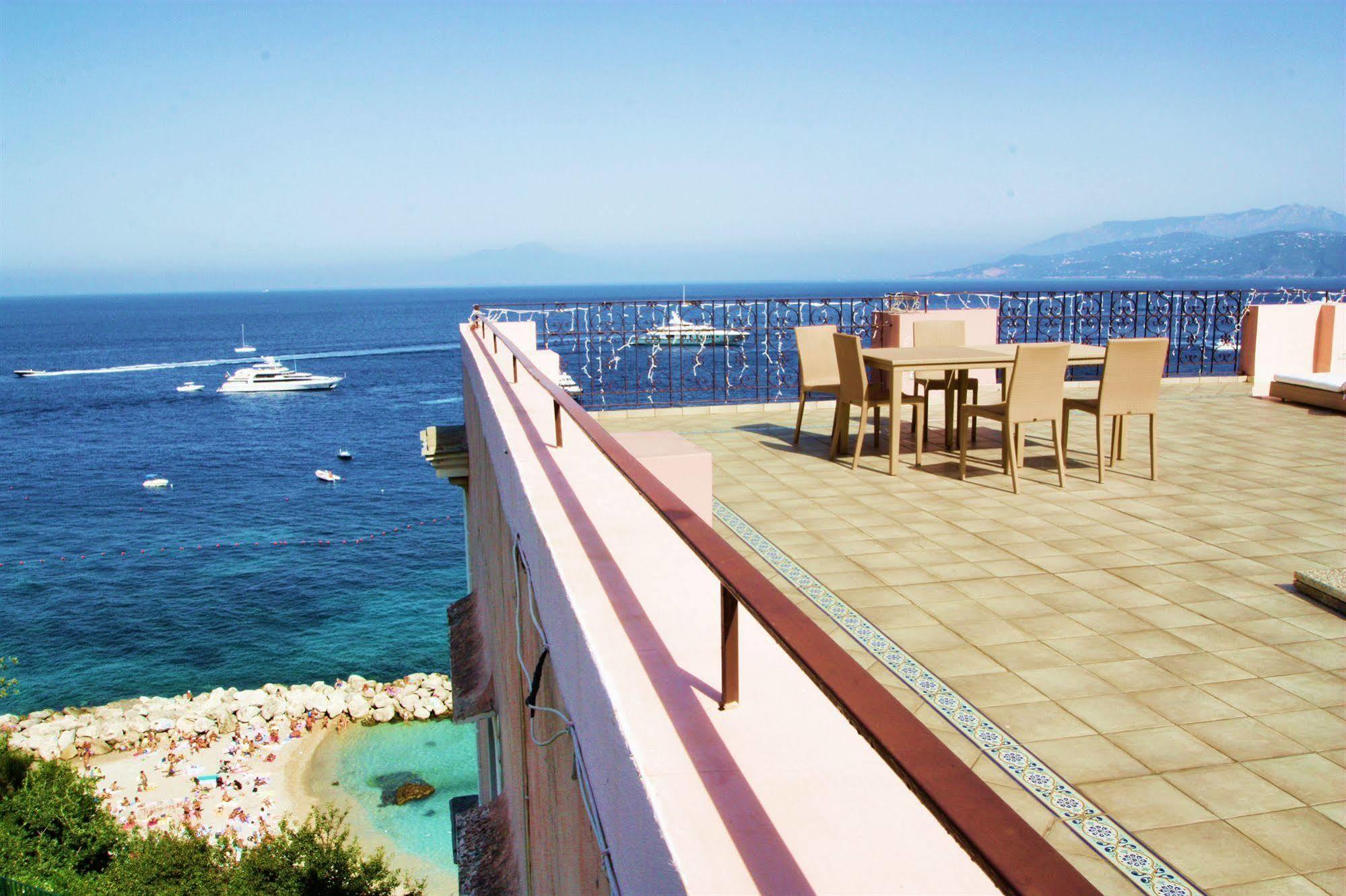 Capri Inn Extérieur photo